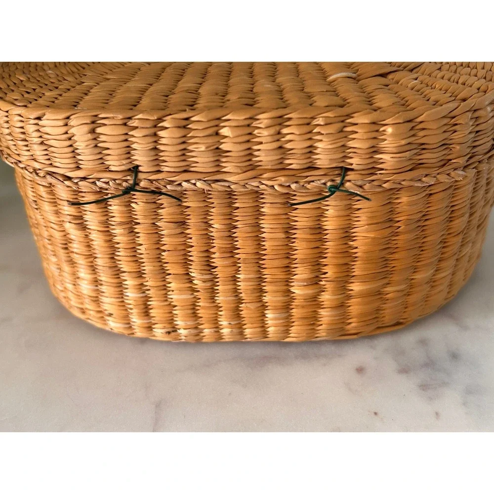 Vintage Oval Woven Wicker Basket with Lid Boho Trinket Box Natural Storage